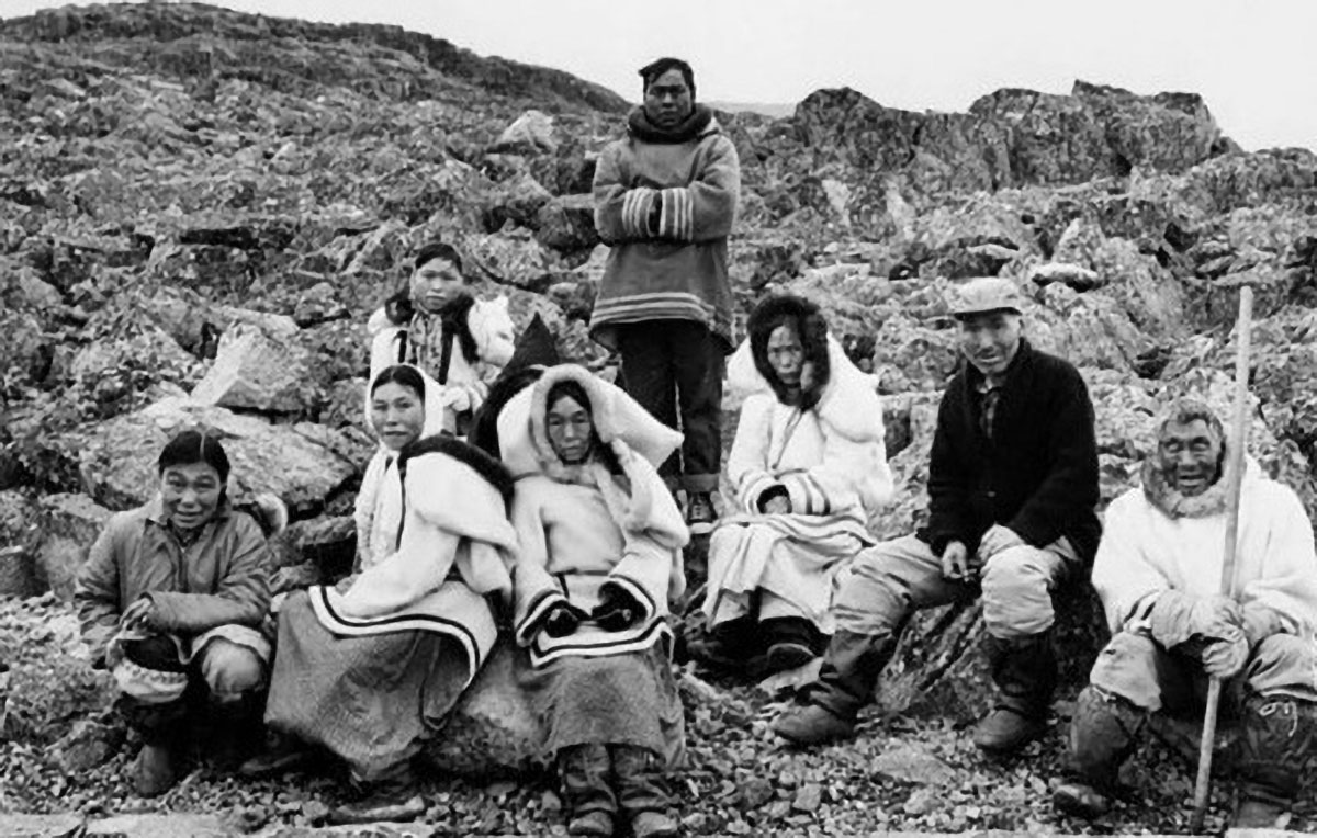 MCAC–Kinngait-Drawings-Prospectus-10 Inuit artists of the Cape Dorset co-operative